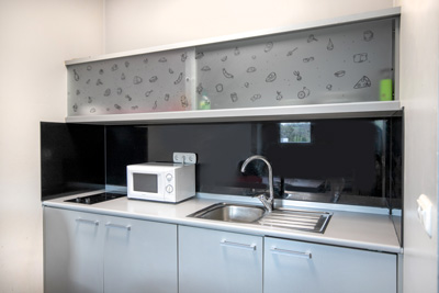 frente de cocina en vidrio